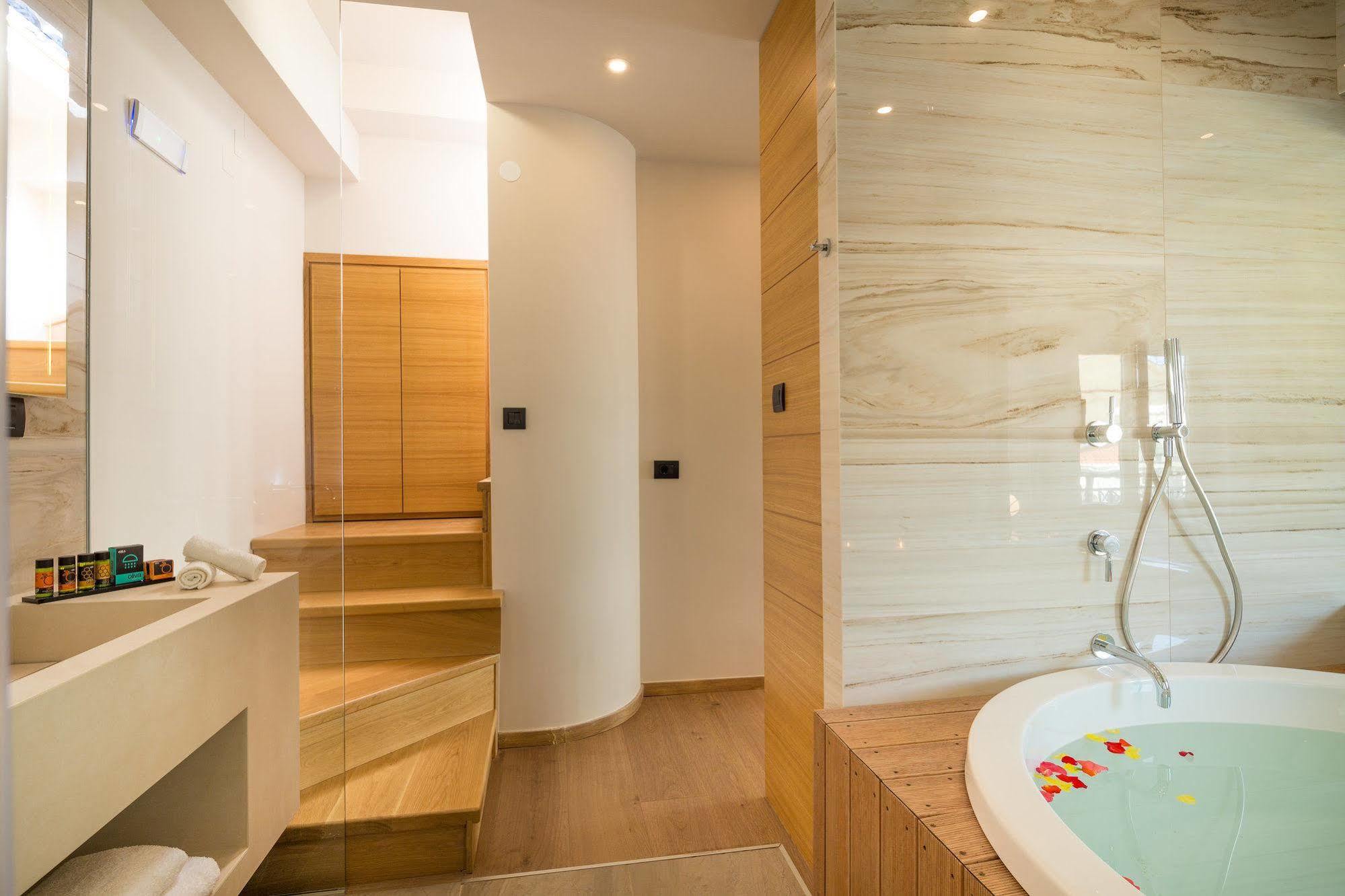 Querini Luxury Suites Chania  Exteriör bild